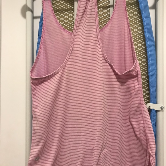 Lululemon tank - Picture 1 of 3
